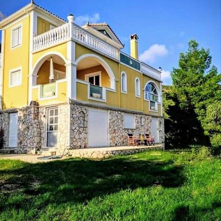 Vila Kalielaia Mouzákion Exteriör bild