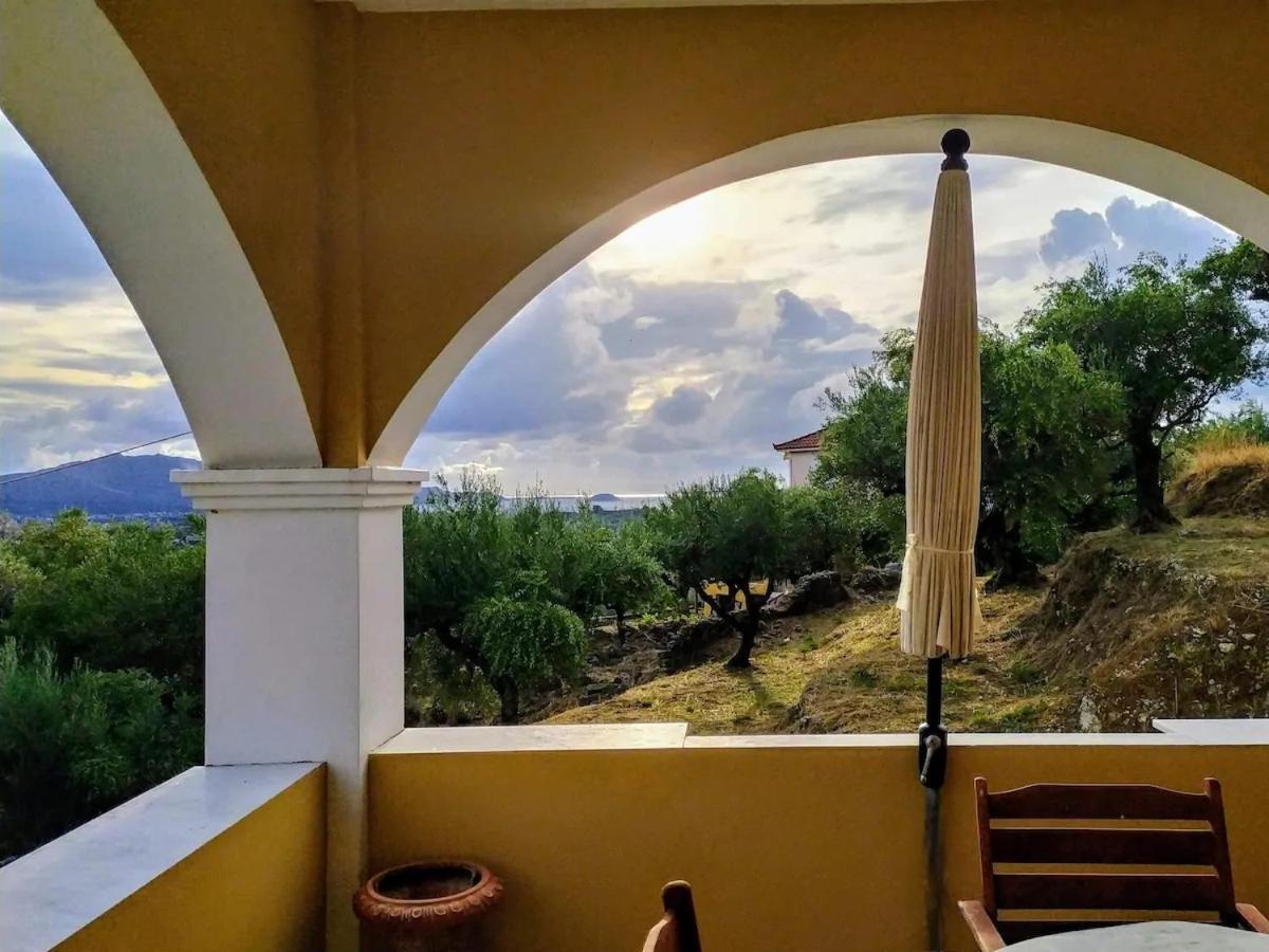 Vila Kalielaia Mouzákion Exteriör bild